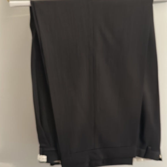 Stunning  ermenegildo zegna  2 piece suit 3 button. Beautiful Italian quality - Picture 8 of 8